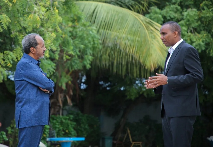 Madaxweyne Xasan Sheekh iyo Raysal Wasaare Barre.jpg